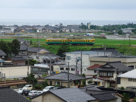 富山地方鉄道のかぼちゃ電車